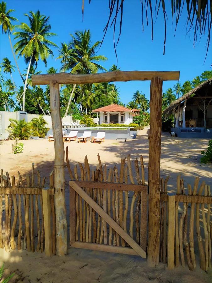 Sleeping Elephant Beach Resort Tangalle Exterior foto